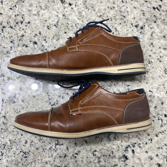 Tommy Hilfiger Brown Oxfords 10.5 - Picture 3 of 5